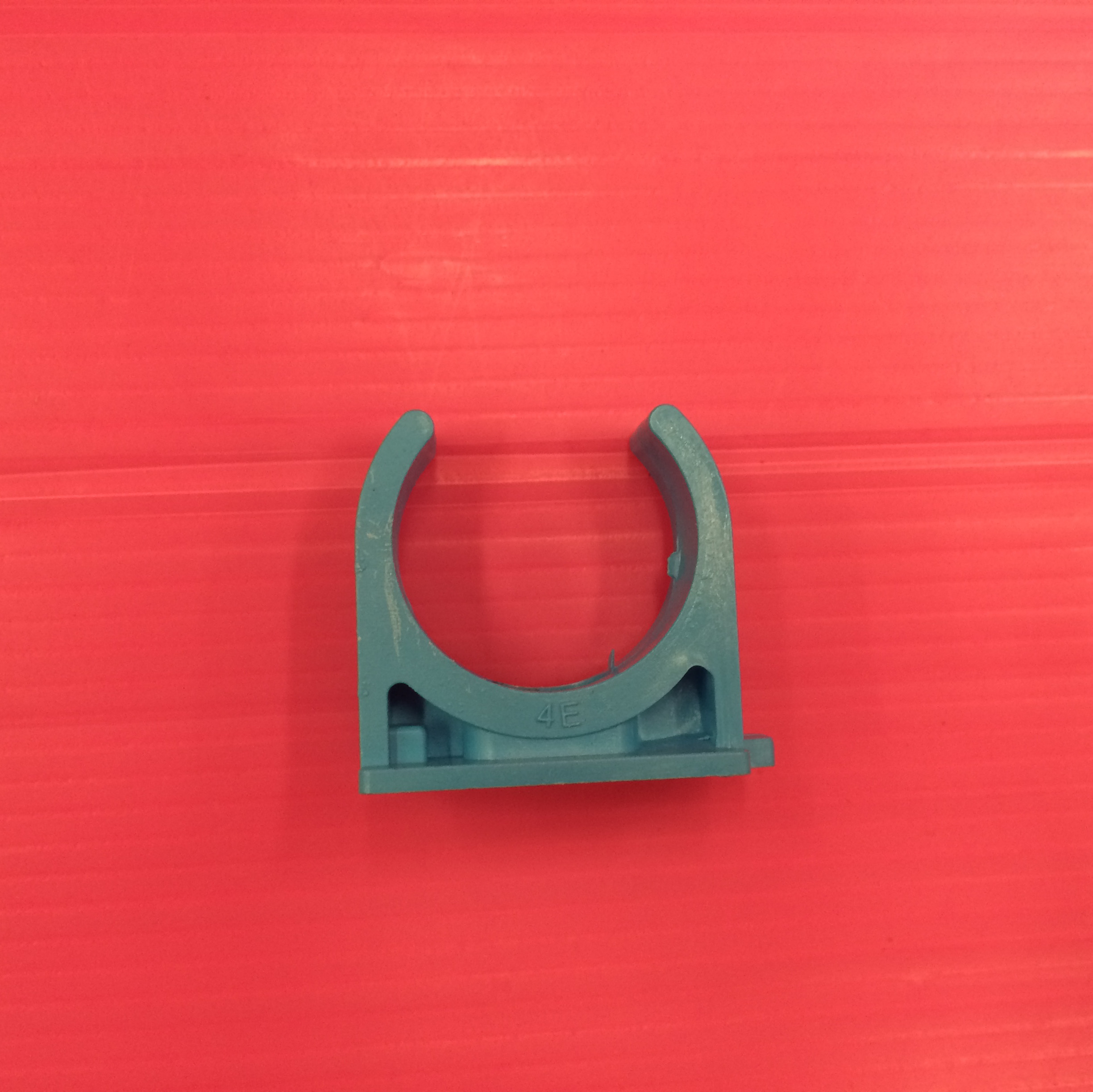 Blue PVC Pipe Clip-WS B 20 (3/4")